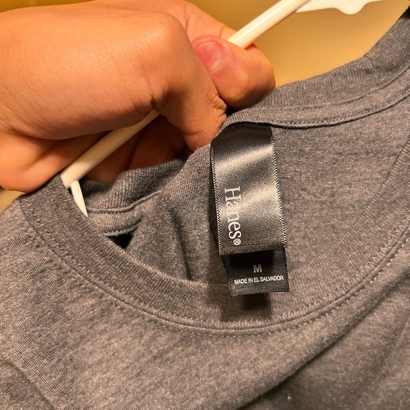Hanes Grey T-shirt Men’s Medium - Picture 2 of 2